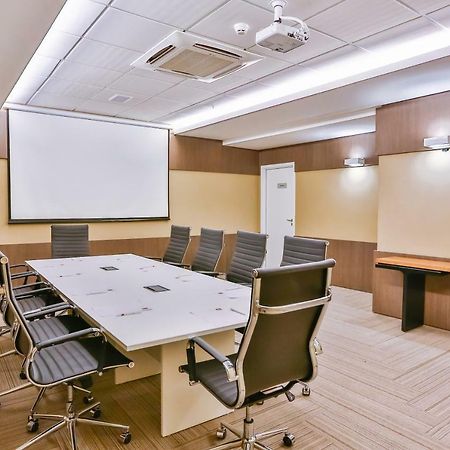 Transamerica Collection Goiania Exterior photo A meeting room