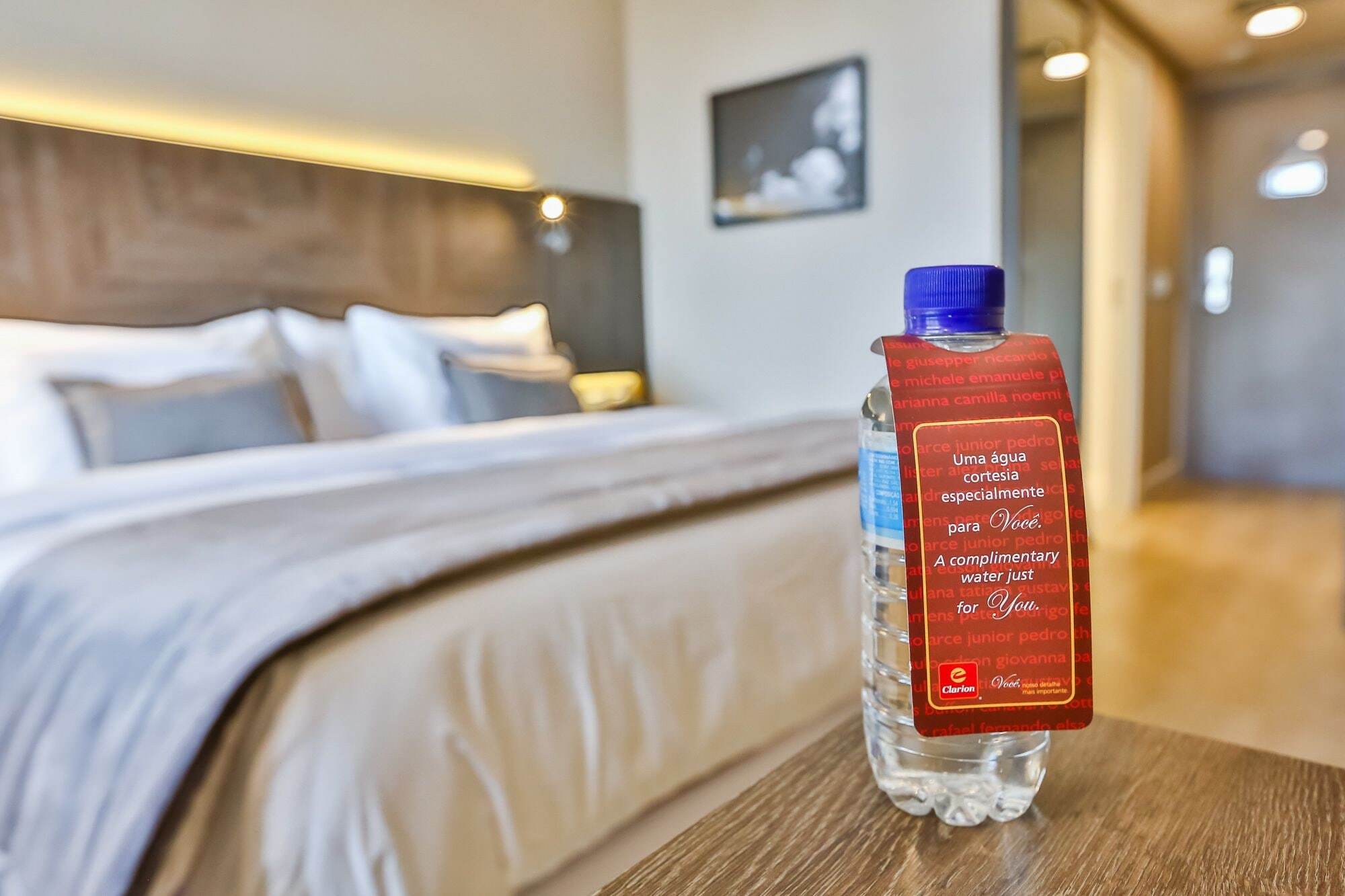 Transamerica Collection Goiania Exterior photo A bottle of water in a hotel room
